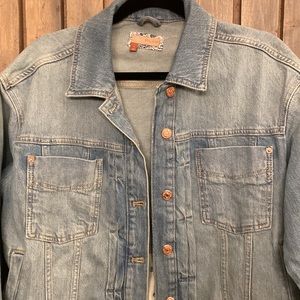 PILCRO NWOT Denim Jacket, oversized Small. Fits up to size 10-12. 4 pockets